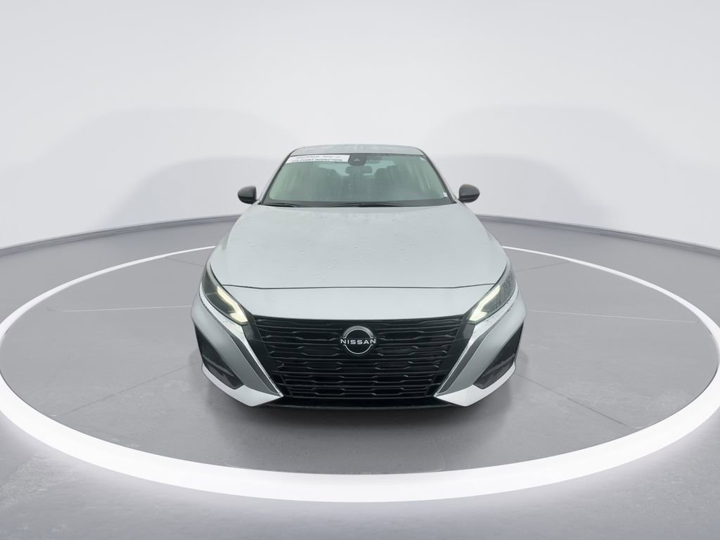 Used 2024 Nissan Altima 2.5 SV image 3