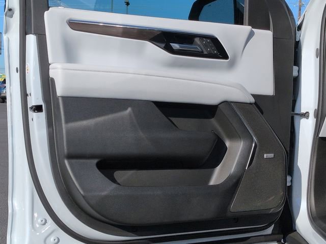 New 2026 Chevrolet Suburban Premier w/ Sun And Tow Package image 21