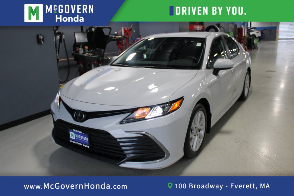 Used 2023 Toyota Camry LE image 1