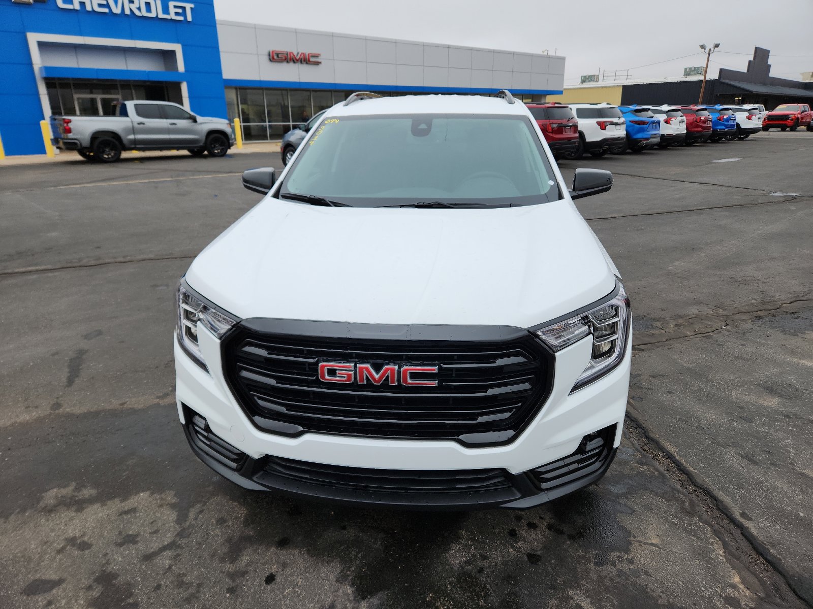 New 2024 GMC Terrain SLT w/ Elevation Edition FWD image 8