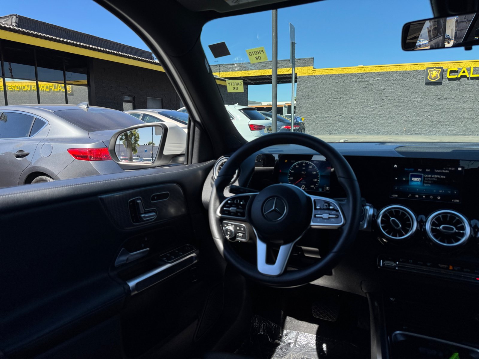 Used 2020 Mercedes-Benz GLB 250 4MATIC image 23