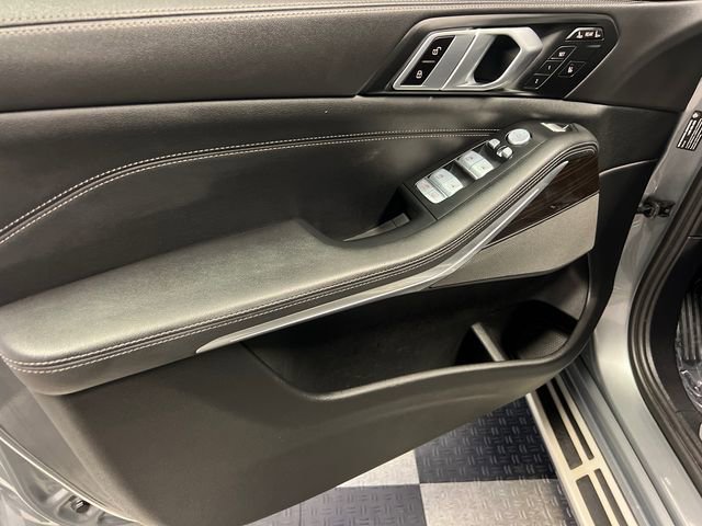 Used 2024 BMW X7 xDrive40i image 8