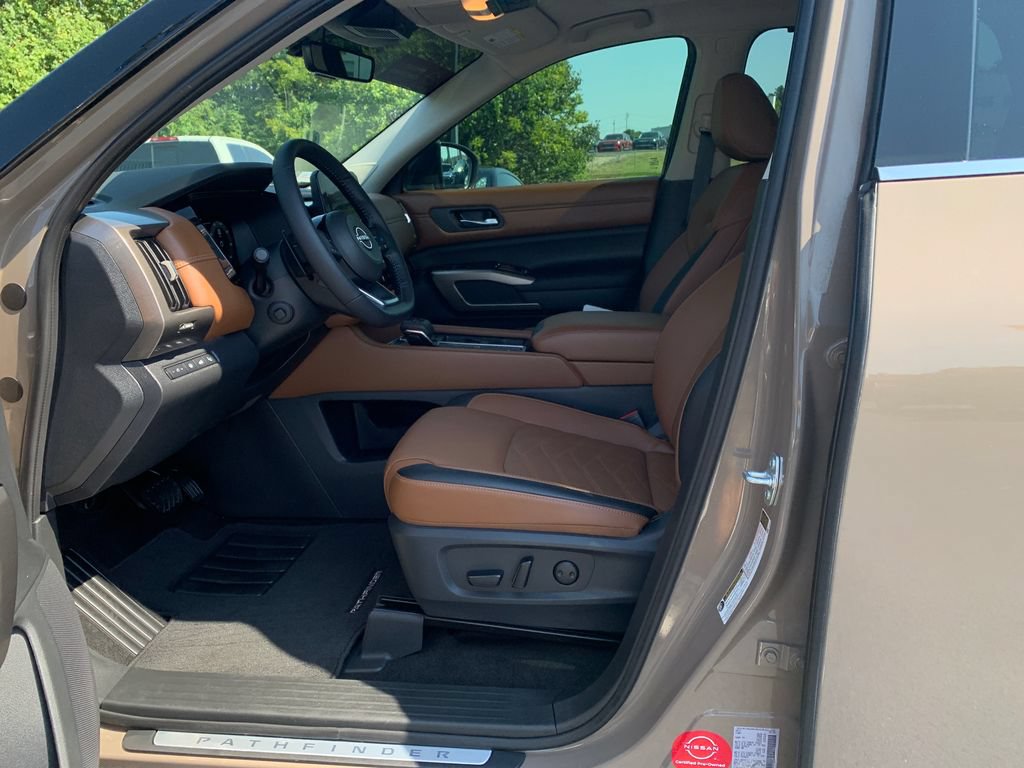Certified 2024 Nissan Pathfinder Platinum w/ Cargo Package FWD image 5
