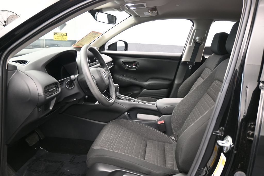 Used 2025 Honda HR-V LX image 11