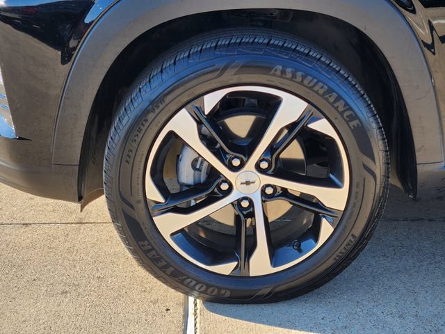 Used 2025 Chevrolet Trax RS w/ Driver Confidence Package FWD image 17
