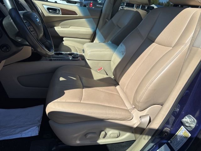 Used 2017 Nissan Pathfinder Platinum AWD/4WD image 6