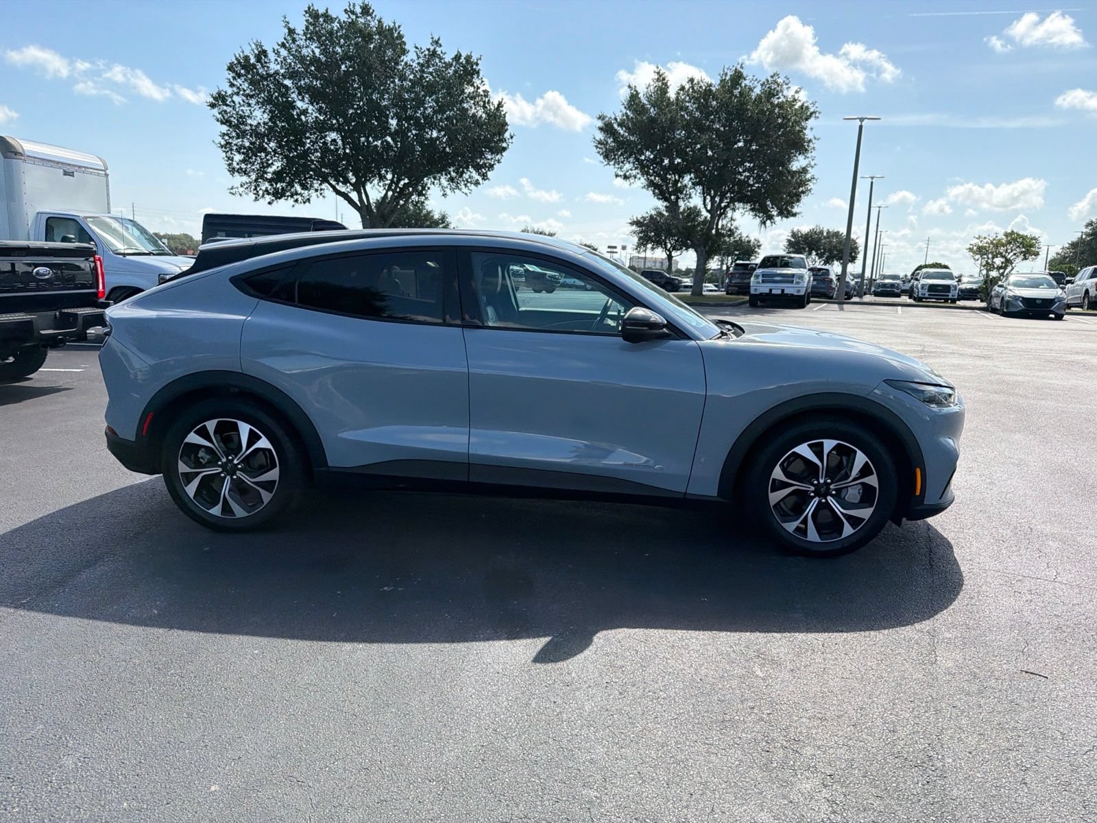 Used 2025 Ford Mustang Mach-E Select w/ Comfort Package Lite AWD/4WD image 3
