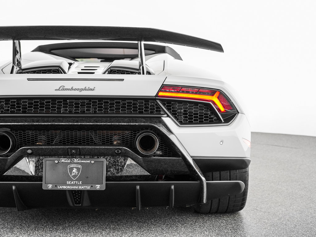 Used 2018 Lamborghini Huracan Performante AWD/4WD image 48