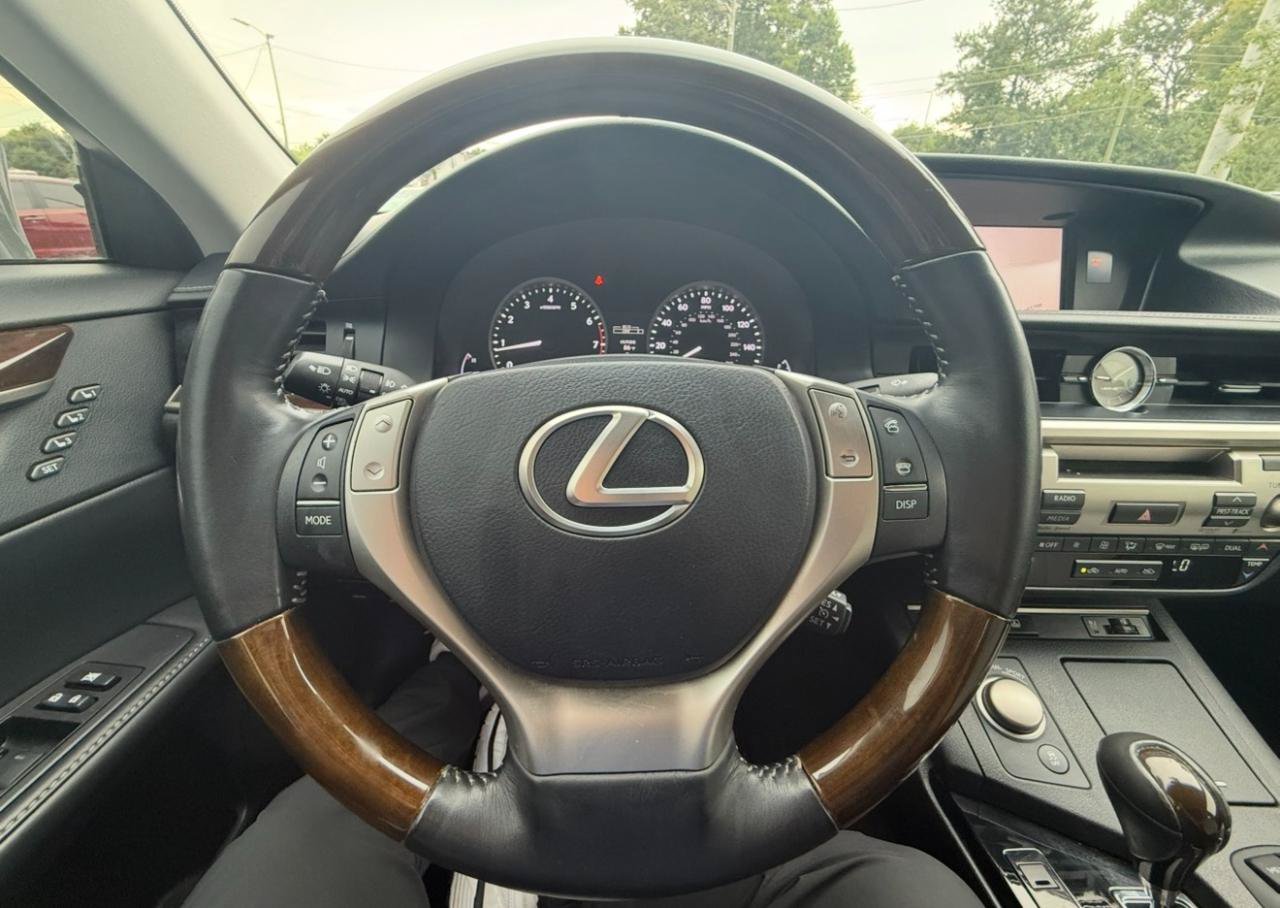 Used 2014 Lexus ES 350 w/ Luxury Package FWD image 18