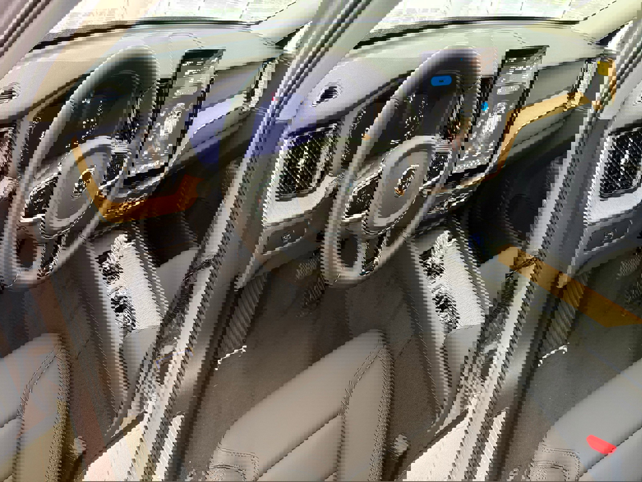 New 2026 Volvo XC60 B5 Plus w/ Protection Package Premier image 13