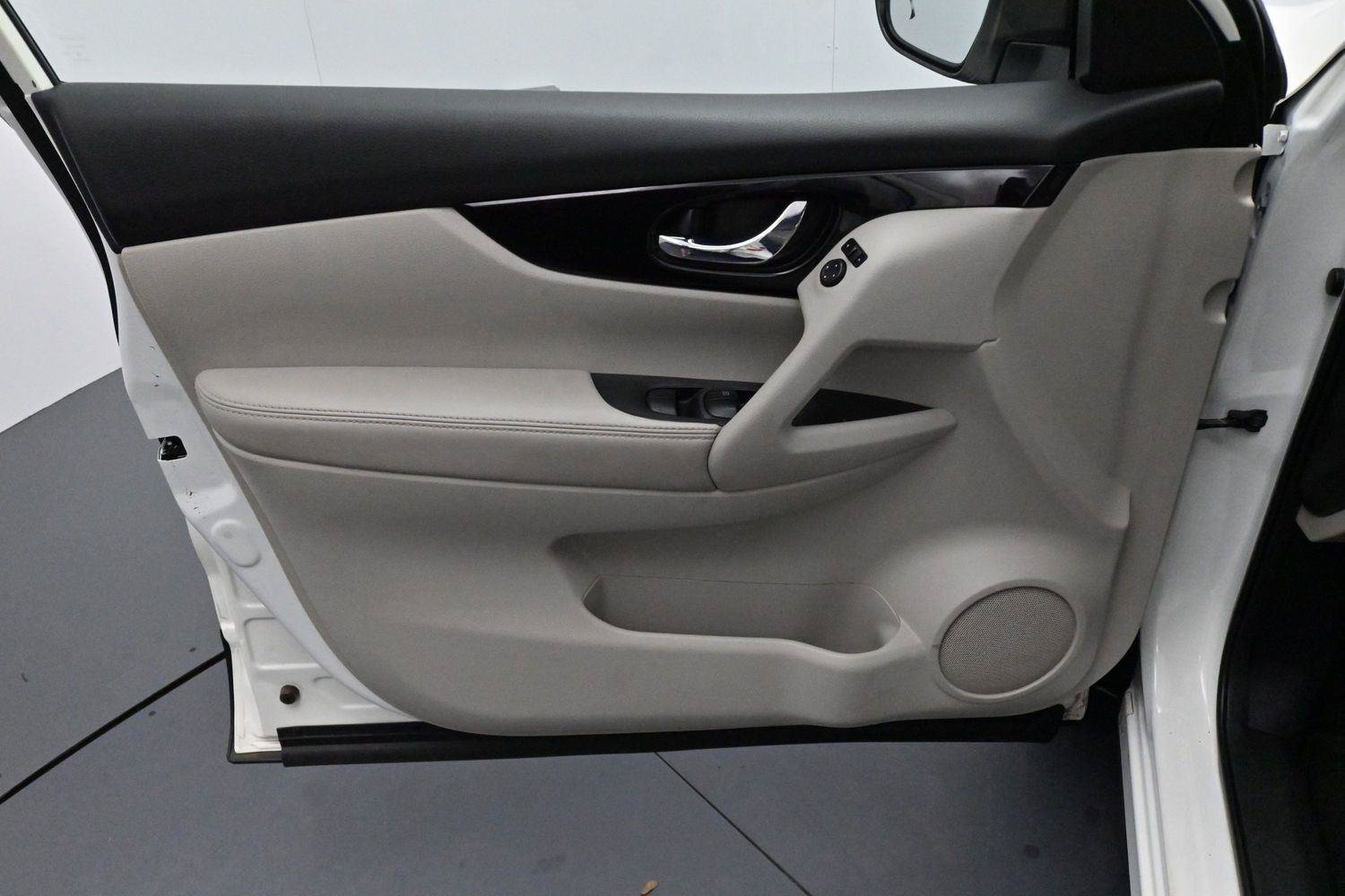 Used 2017 Nissan Rogue Sport SV FWD image 10