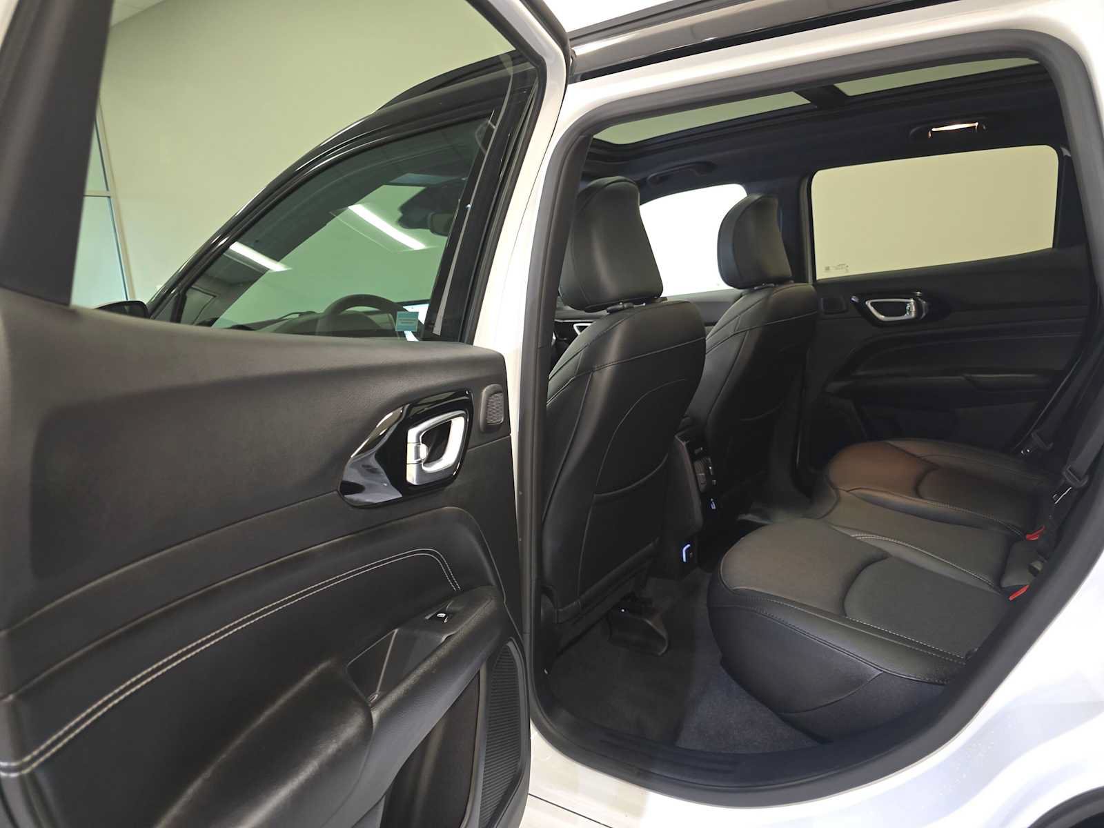 Used 2024 Jeep Compass Limited w/ Driver Assist Group I AWD/4WD image 24