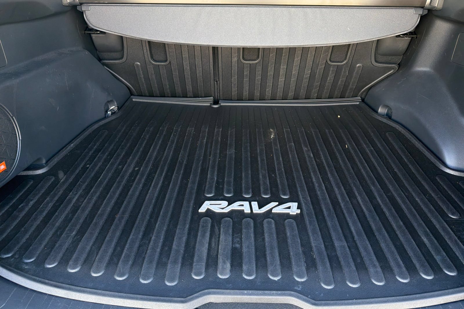 Used 2024 Toyota RAV4 XSE w/ Weather Package AWD/4WD image 17