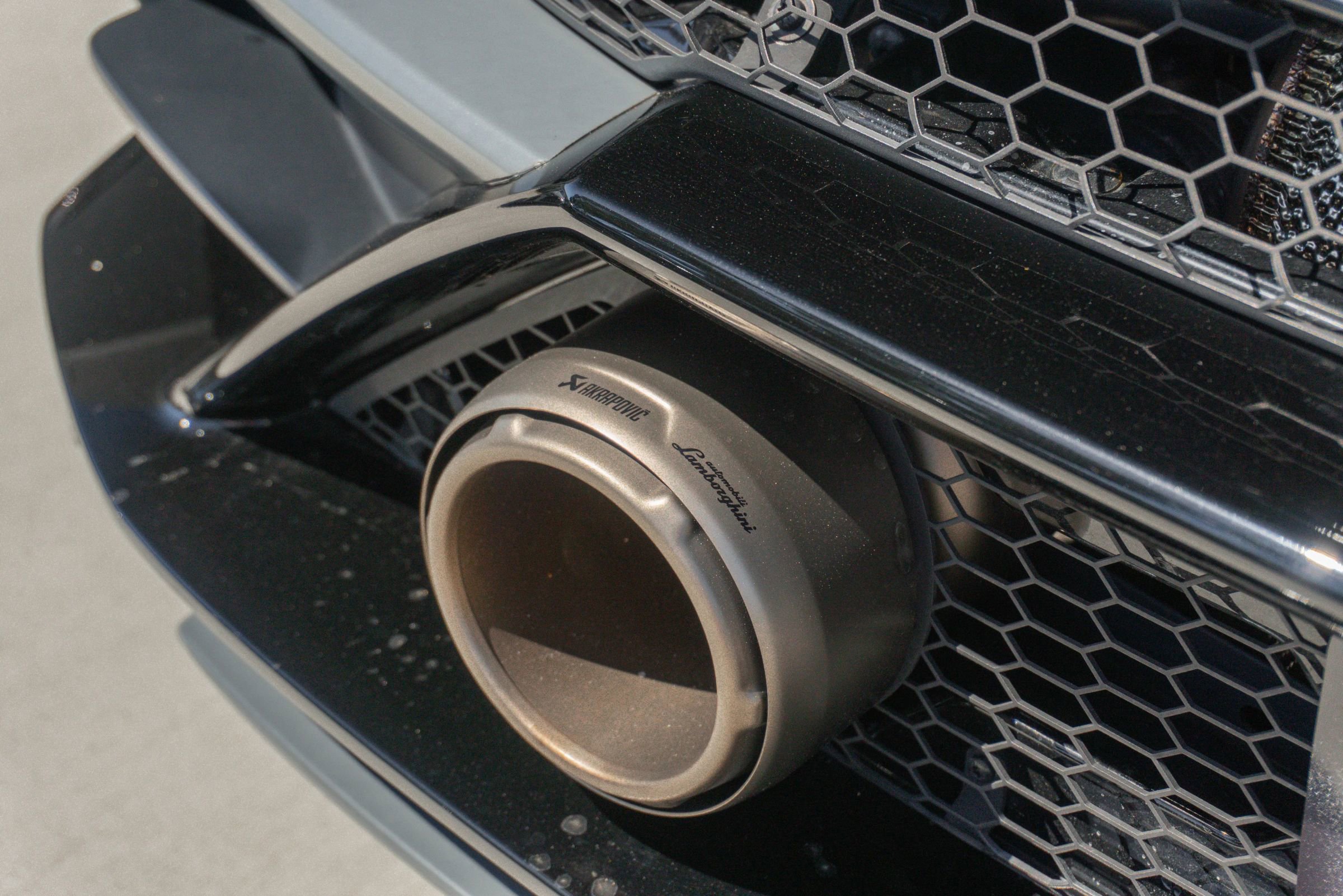 Used 2022 Lamborghini Huracan EVO RWD image 44