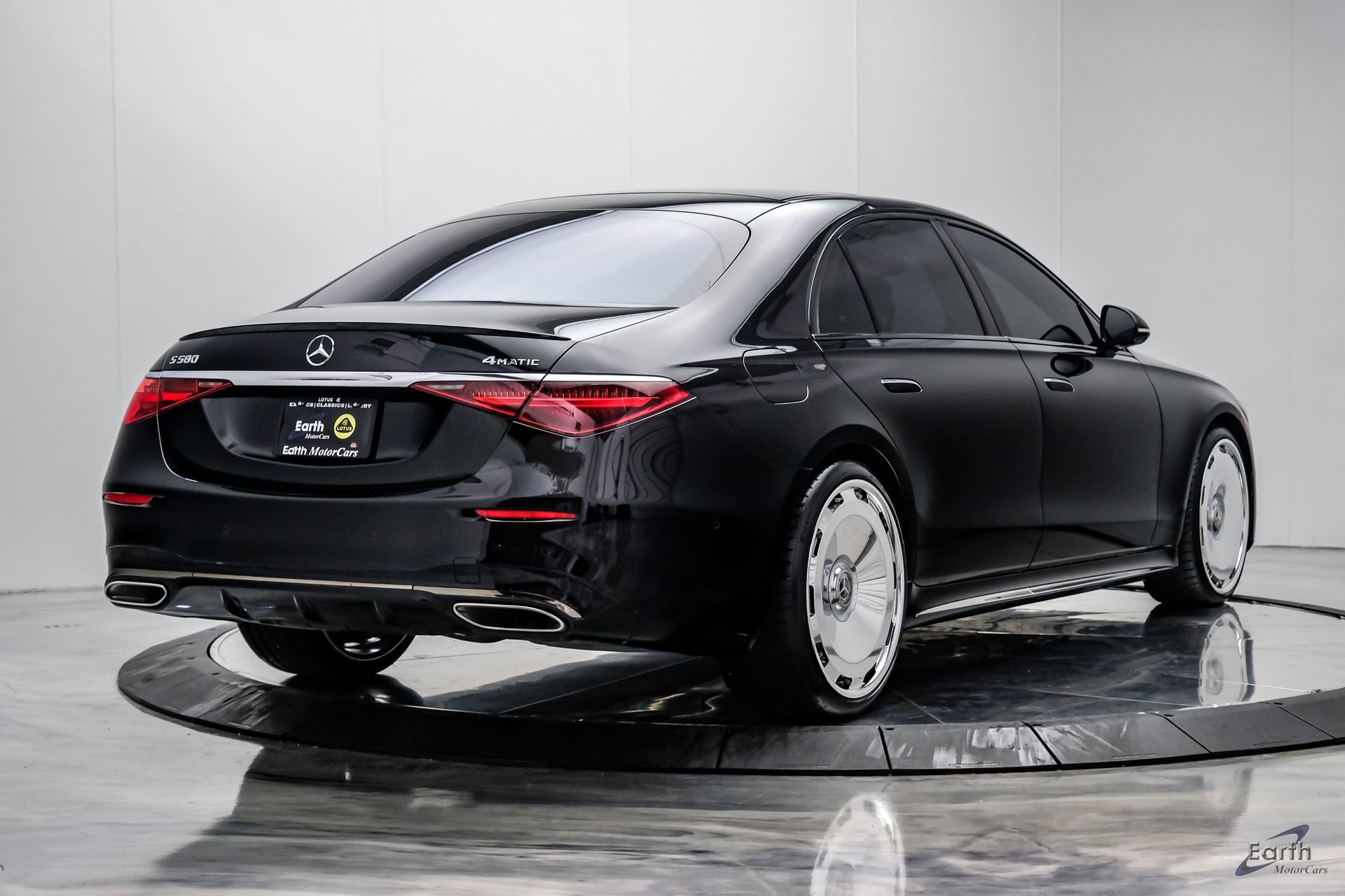 Used 2024 Mercedes-Benz S 580 4MATIC Sedan w/ AMG Line image 17