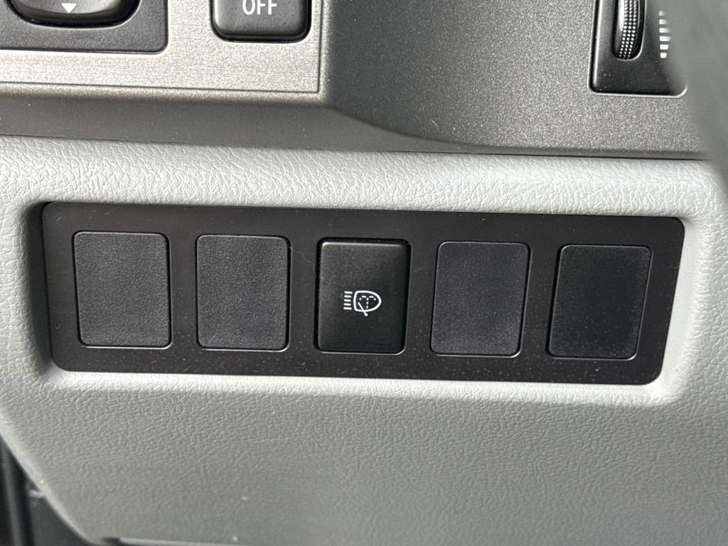 Used 2016 Toyota Sequoia SR5 AWD/4WD image 44