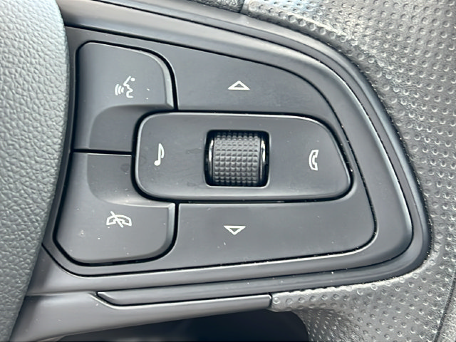 Used 2025 Buick Envista Preferred w/ Convenience II Package FWD image 23
