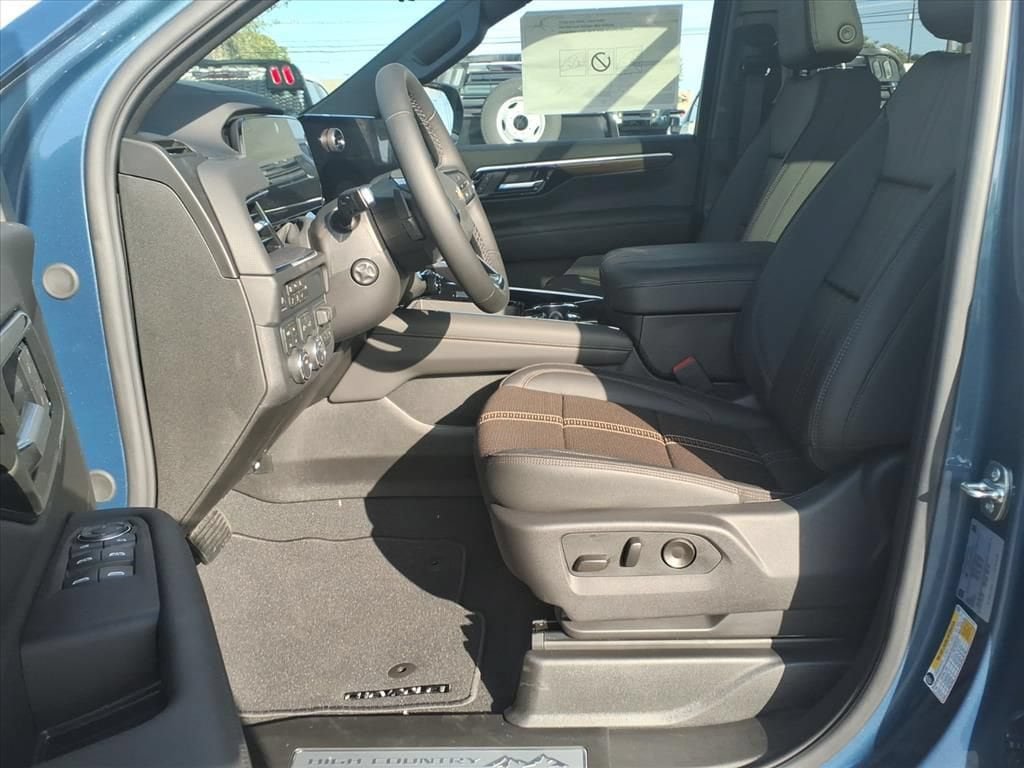 New 2026 Chevrolet Tahoe High Country w/ Sun And Tow Package AWD/4WD image 17