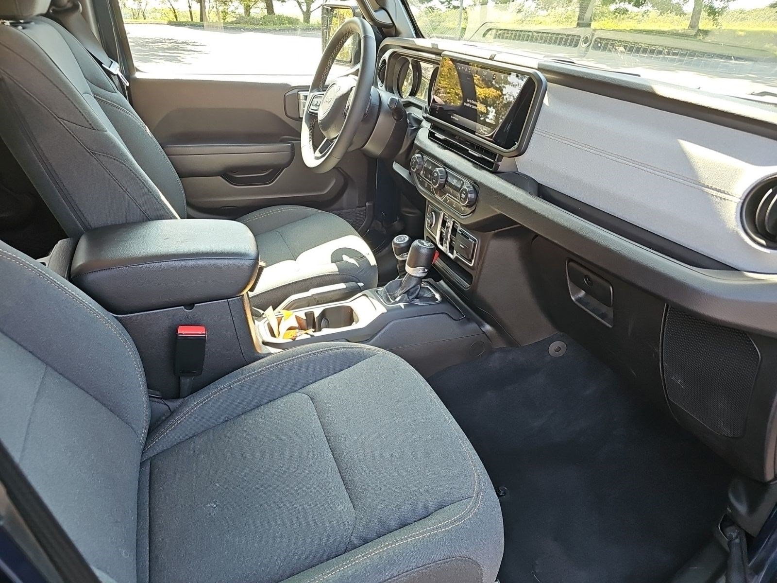 Used 2025 Jeep Wrangler Unlimited Sport AWD/4WD image 10