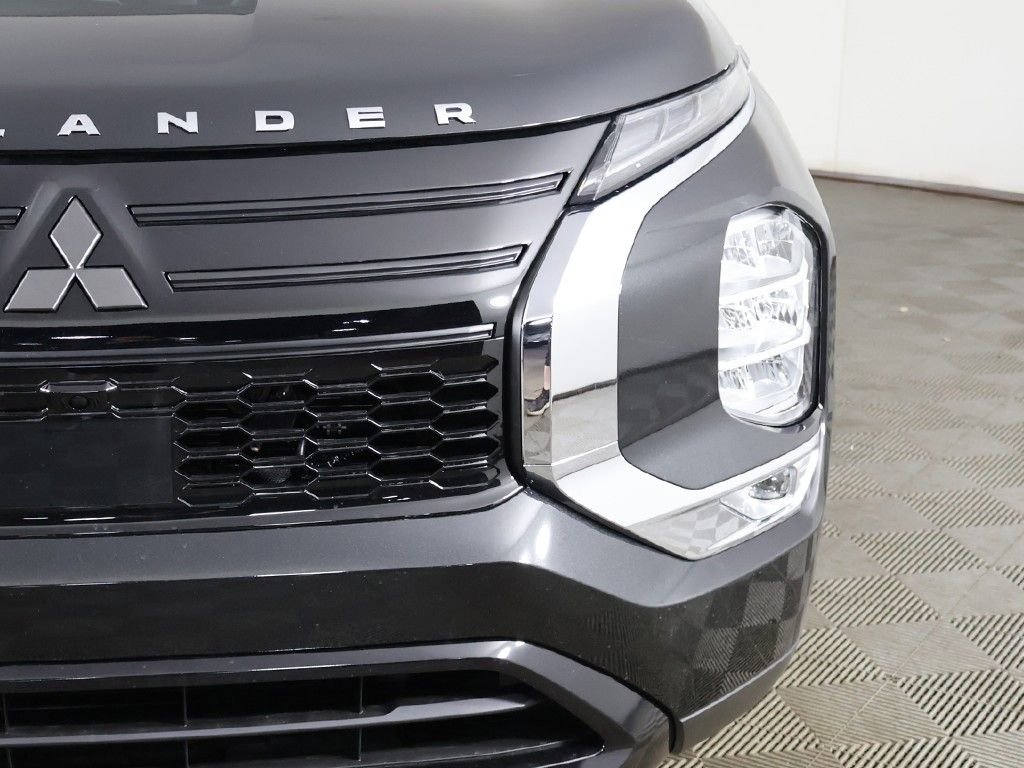 New 2026 Mitsubishi Outlander LE FWD image 14
