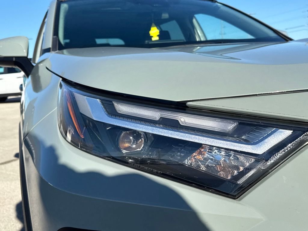 Used 2023 Toyota RAV4 XLE w/ Convenience Package image 13