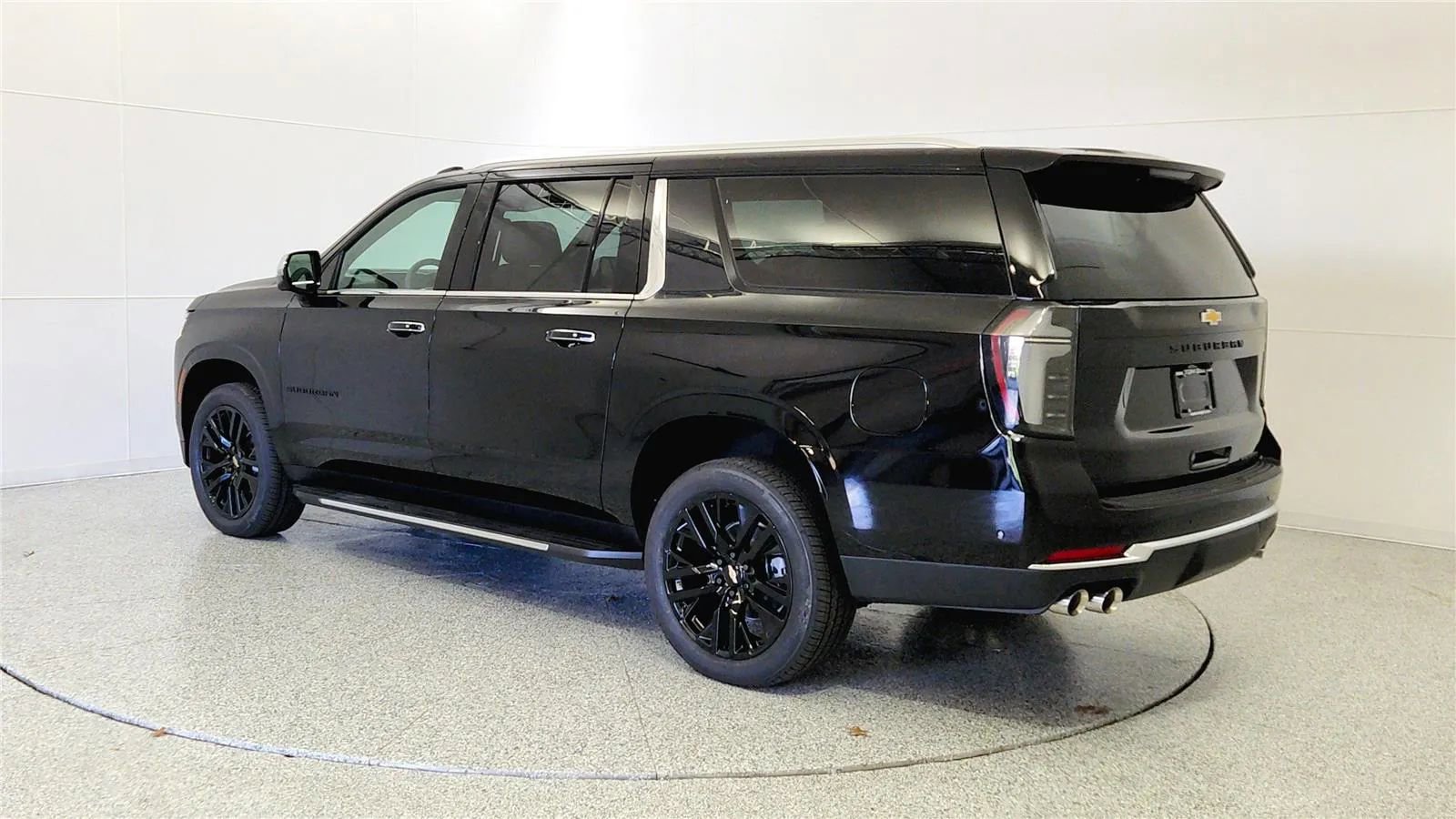 New 2026 Chevrolet Suburban Premier image 5