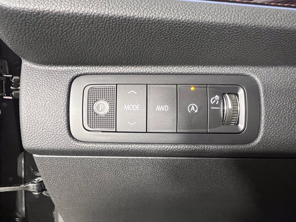 New 2027 Chevrolet Traverse RS w/ LPO, Floor Liner Package AWD/4WD image 44