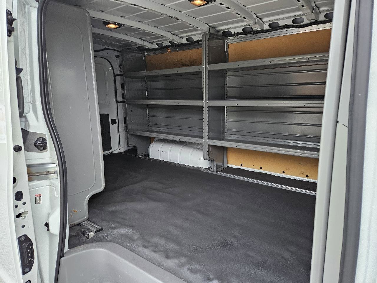 Used 2019 Nissan NV 2500 SV RWD image 21