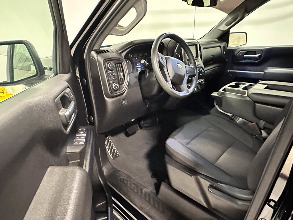 Used 2020 Chevrolet Silverado 1500 Custom w/ Custom Value Package AWD/4WD image 19