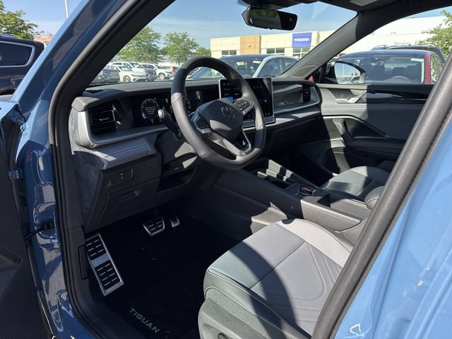 New 2026 Volkswagen Tiguan SE R-Line AWD/4WD image 10