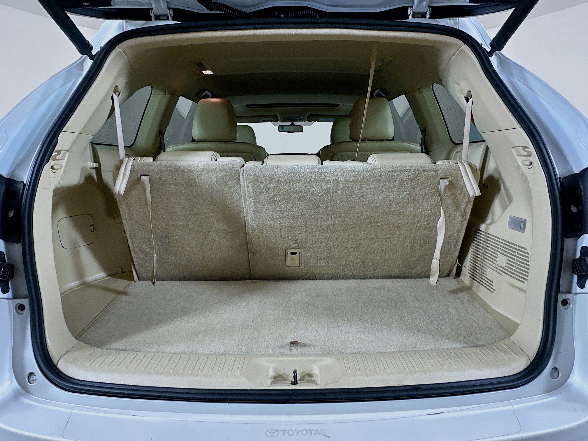 Used 2016 Toyota Highlander XLE image 32