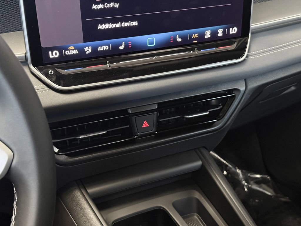 New 2026 Volkswagen Tiguan SE FWD image 16