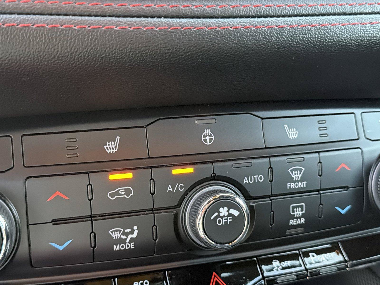 Used 2025 Dodge Durango GT RWD image 32