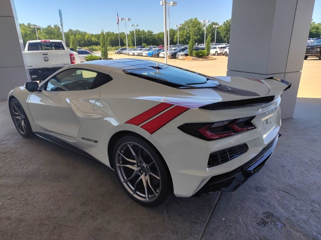 New 2027 Chevrolet Corvette Grand Sport w/ Z52 Sport Performance Package RWD image 9