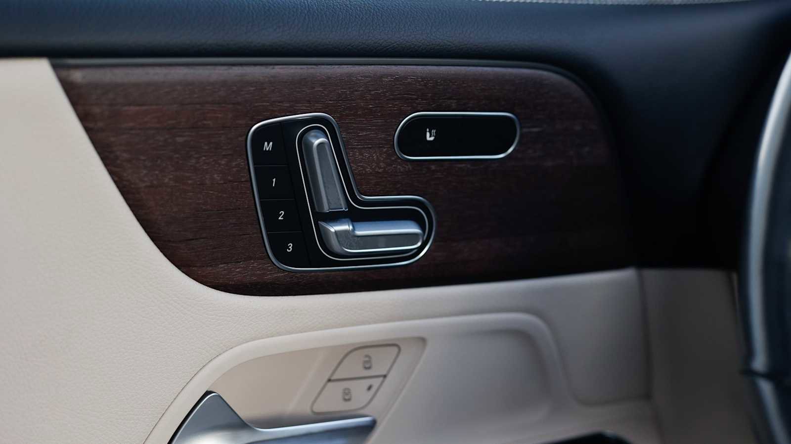 Certified 2023 Mercedes-Benz GLB 250 4MATIC image 39