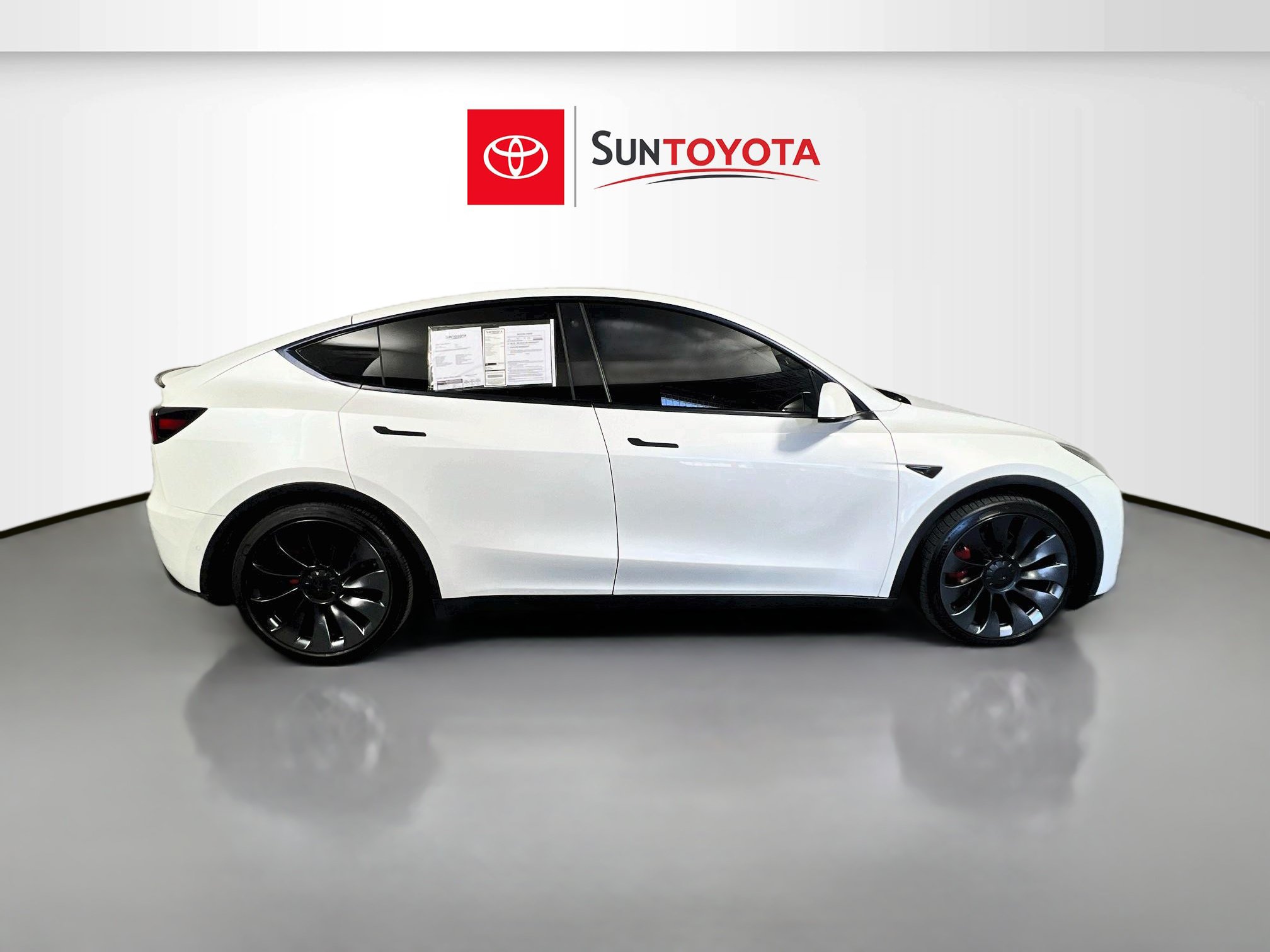 Used 2022 Tesla Model Y Performance AWD/4WD image 2