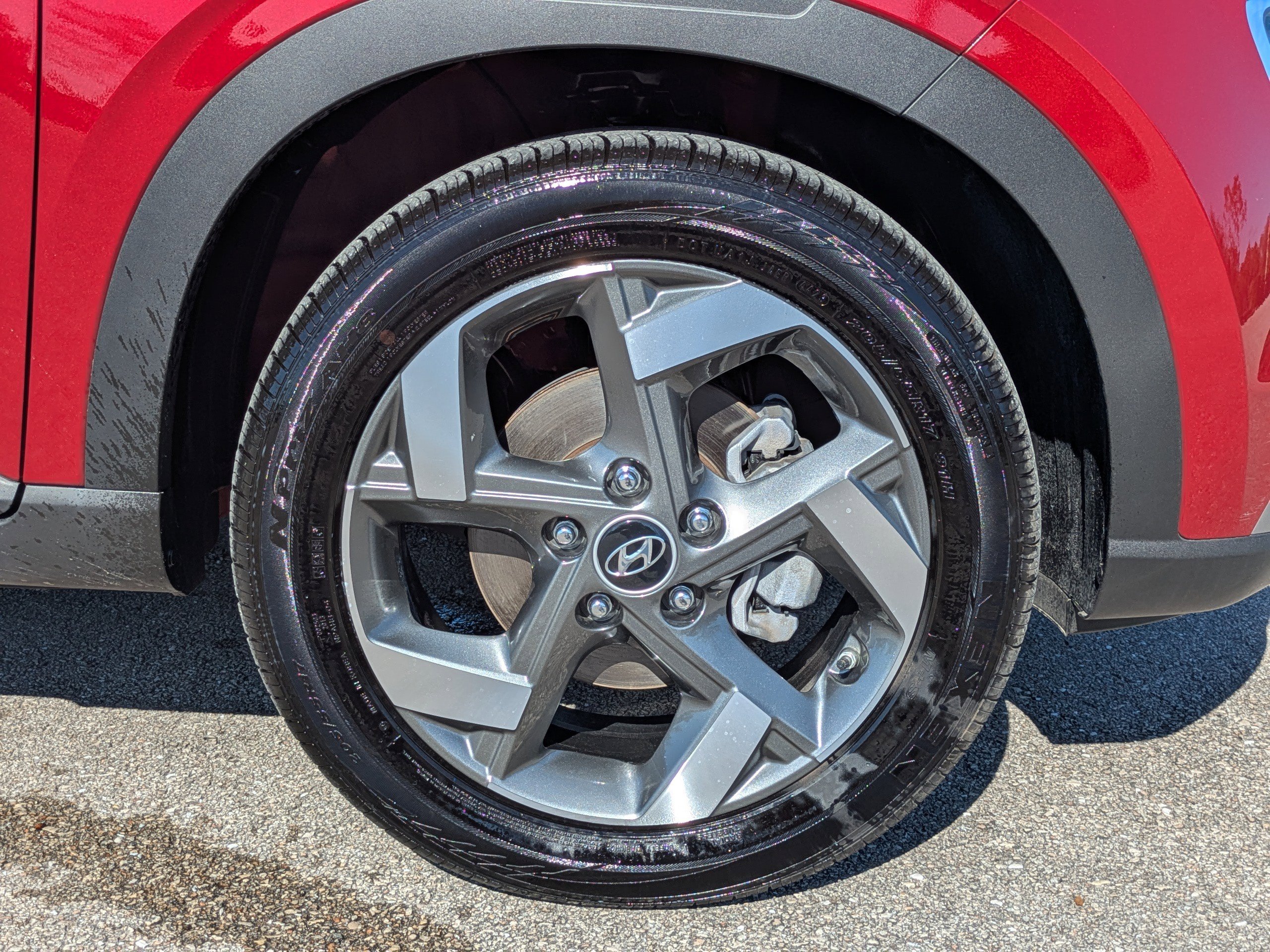 Used 2024 Hyundai Venue SEL image 11