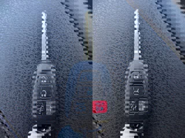 Used 2016 Toyota Highlander Plus AWD/4WD image 35