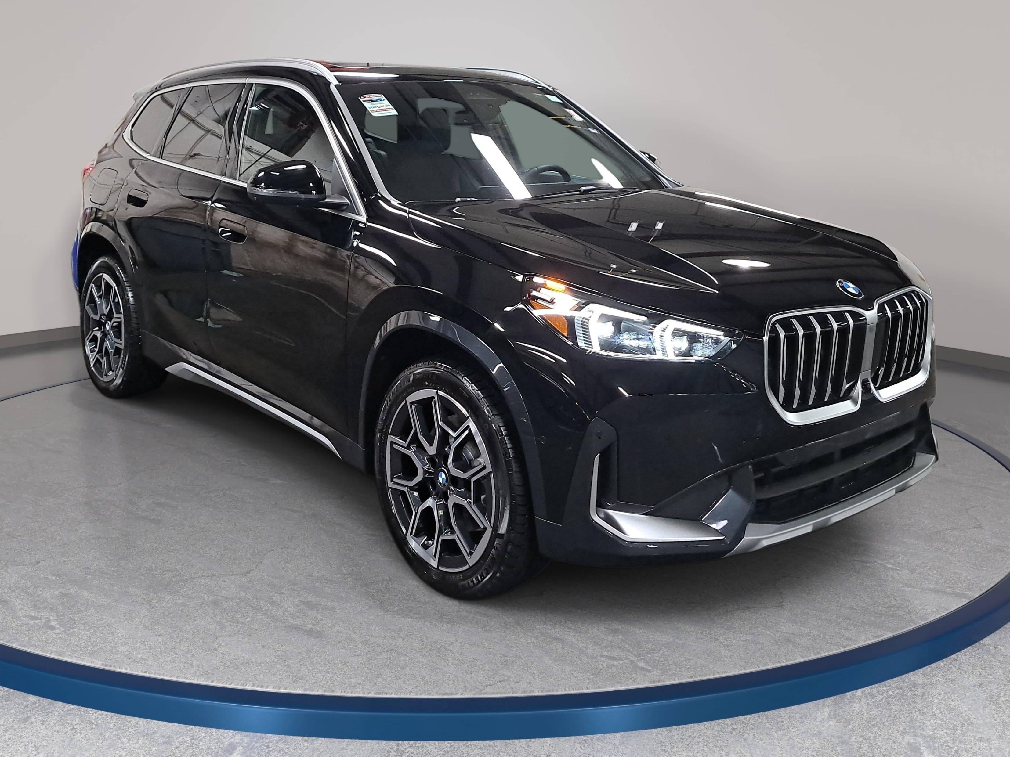 New 2026 BMW X1 xDrive28i w/ Technology Package AWD/4WD image 3