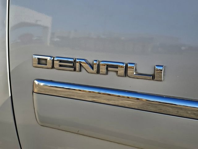 Used 2013 GMC Yukon XL Denali image 35