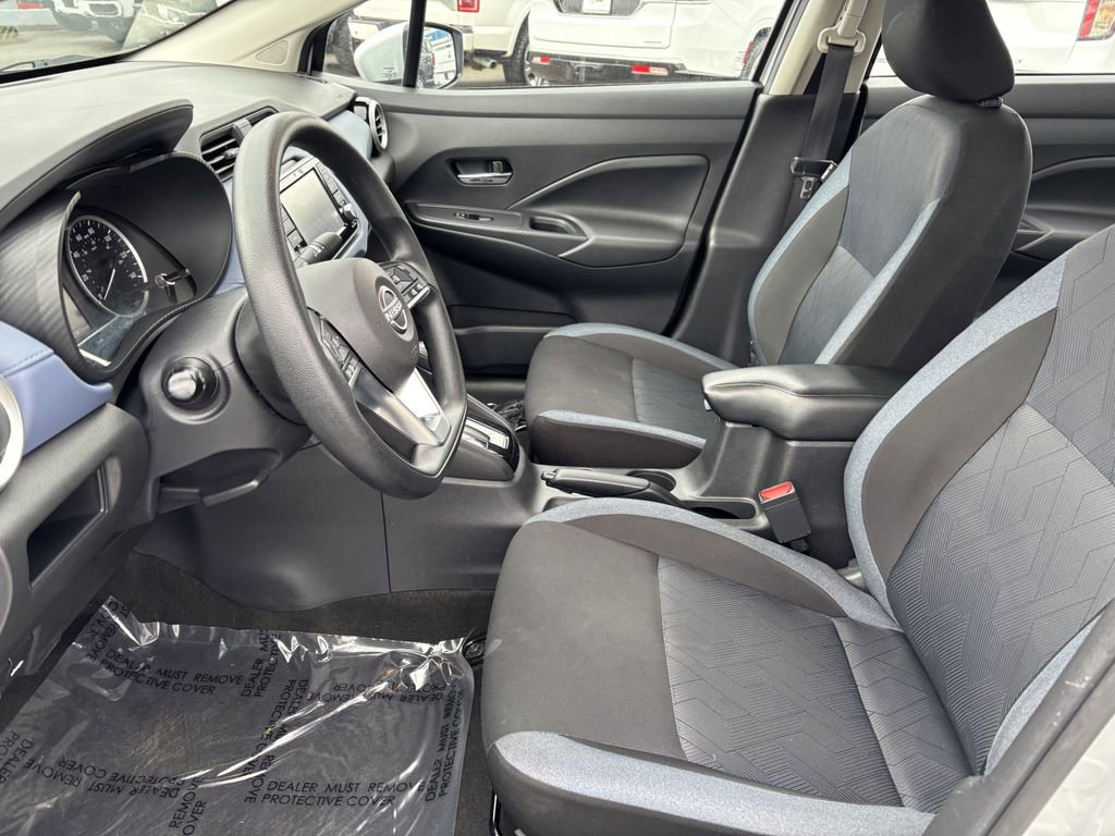 Used 2023 Nissan Versa SV image 13