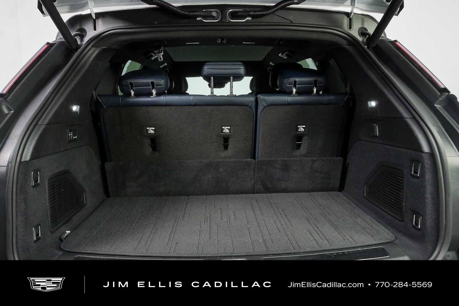 Certified 2025 Cadillac Escalade IQ Luxury 2 w/ LPO, Premium Carpet Package AWD/4WD image 31