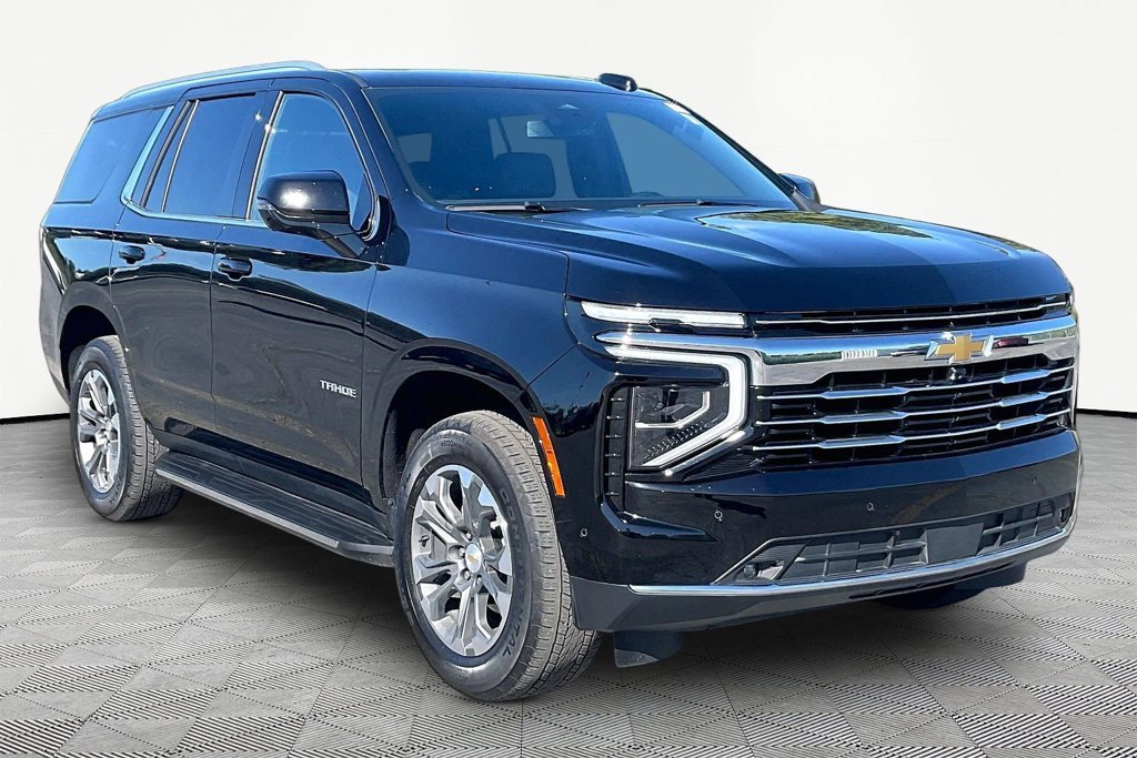 Used 2025 Chevrolet Tahoe LT w/ Comfort Package AWD/4WD image 3