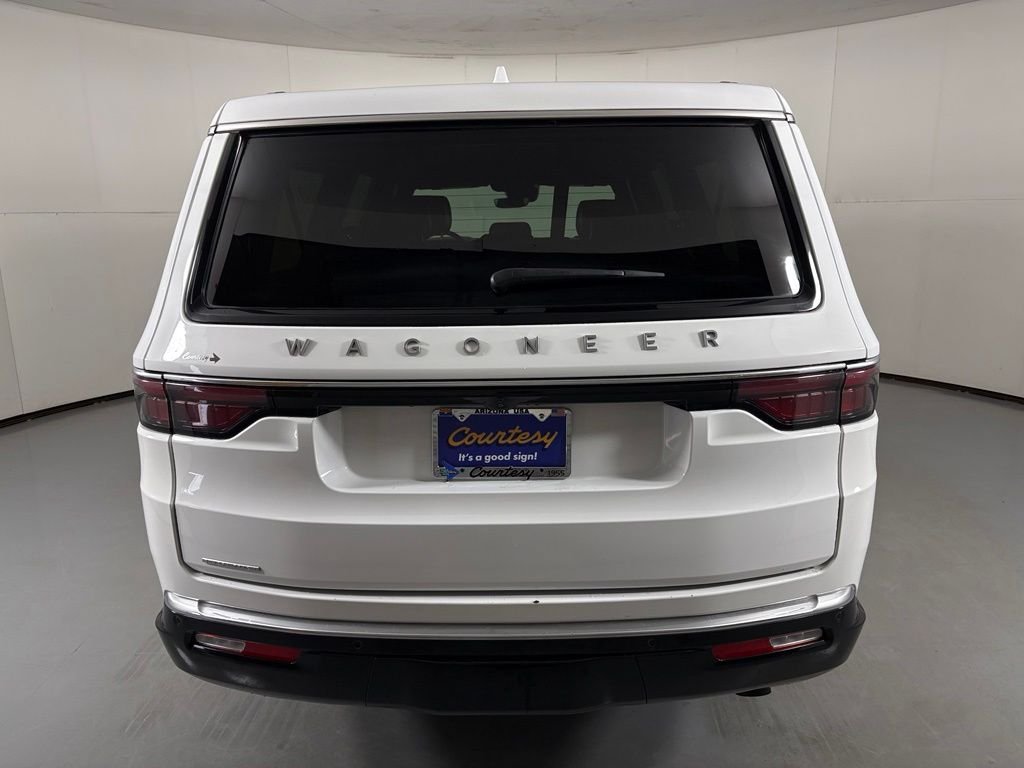 Used 2023 Jeep Wagoneer L 4WD image 7