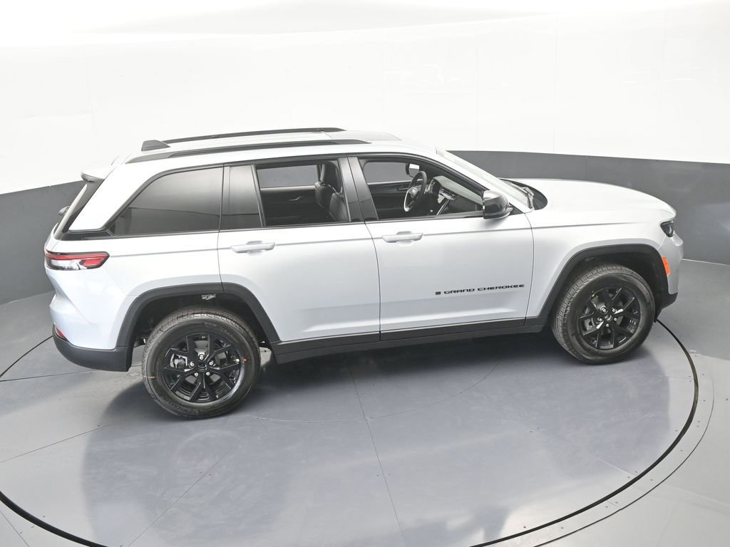 New 2025 Jeep Grand Cherokee Altitude image 46