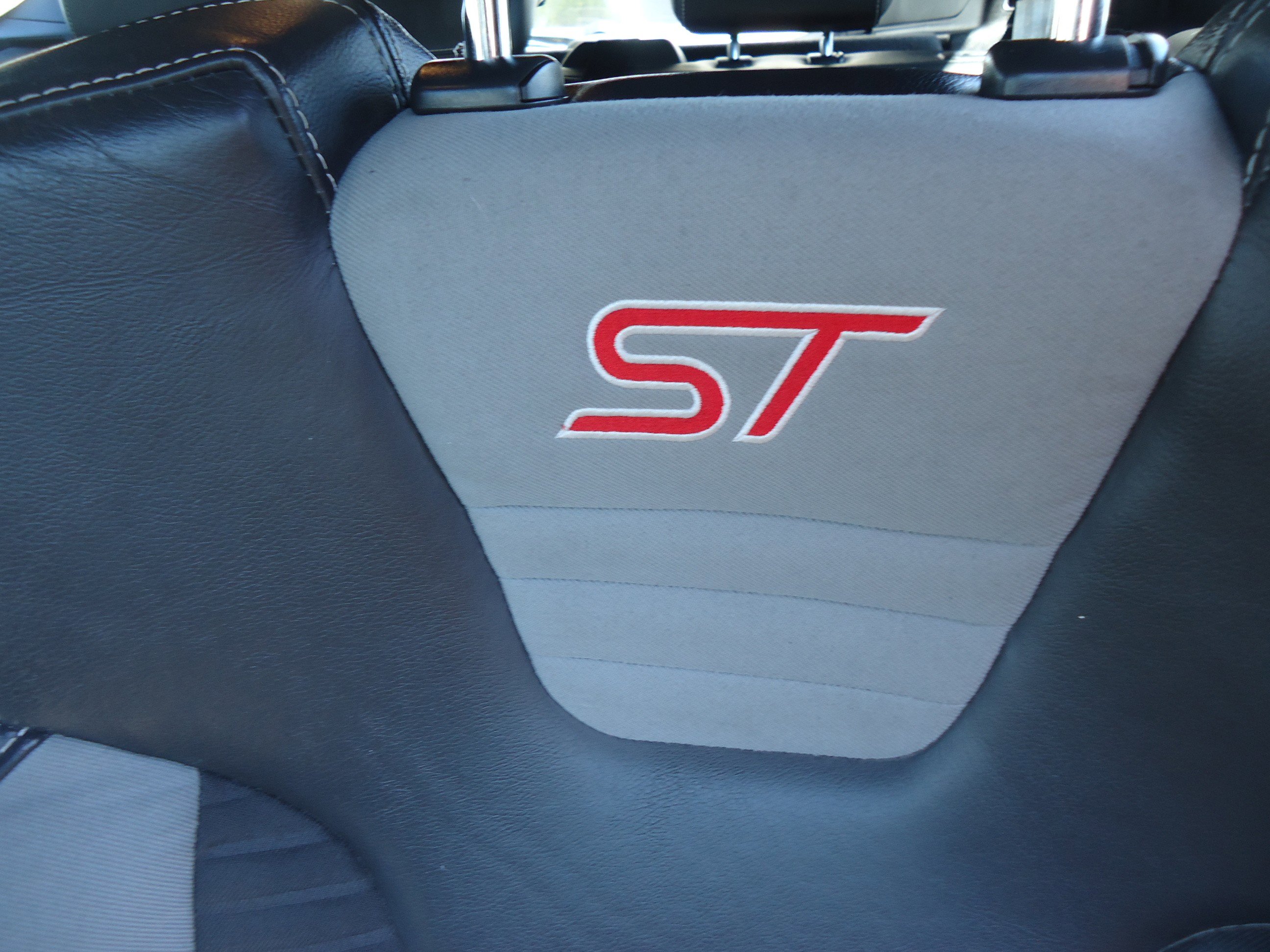 Used 2015 Ford Focus ST w/ Equipment Group 401A FWD image 26