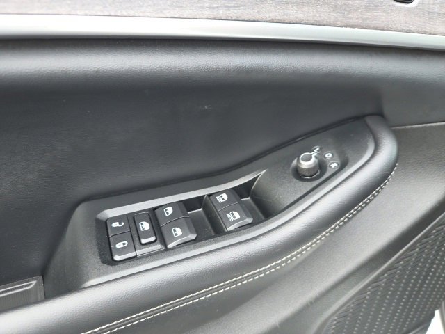 Used 2024 Jeep Grand Cherokee L Limited w/ Luxury Tech Group II image 12