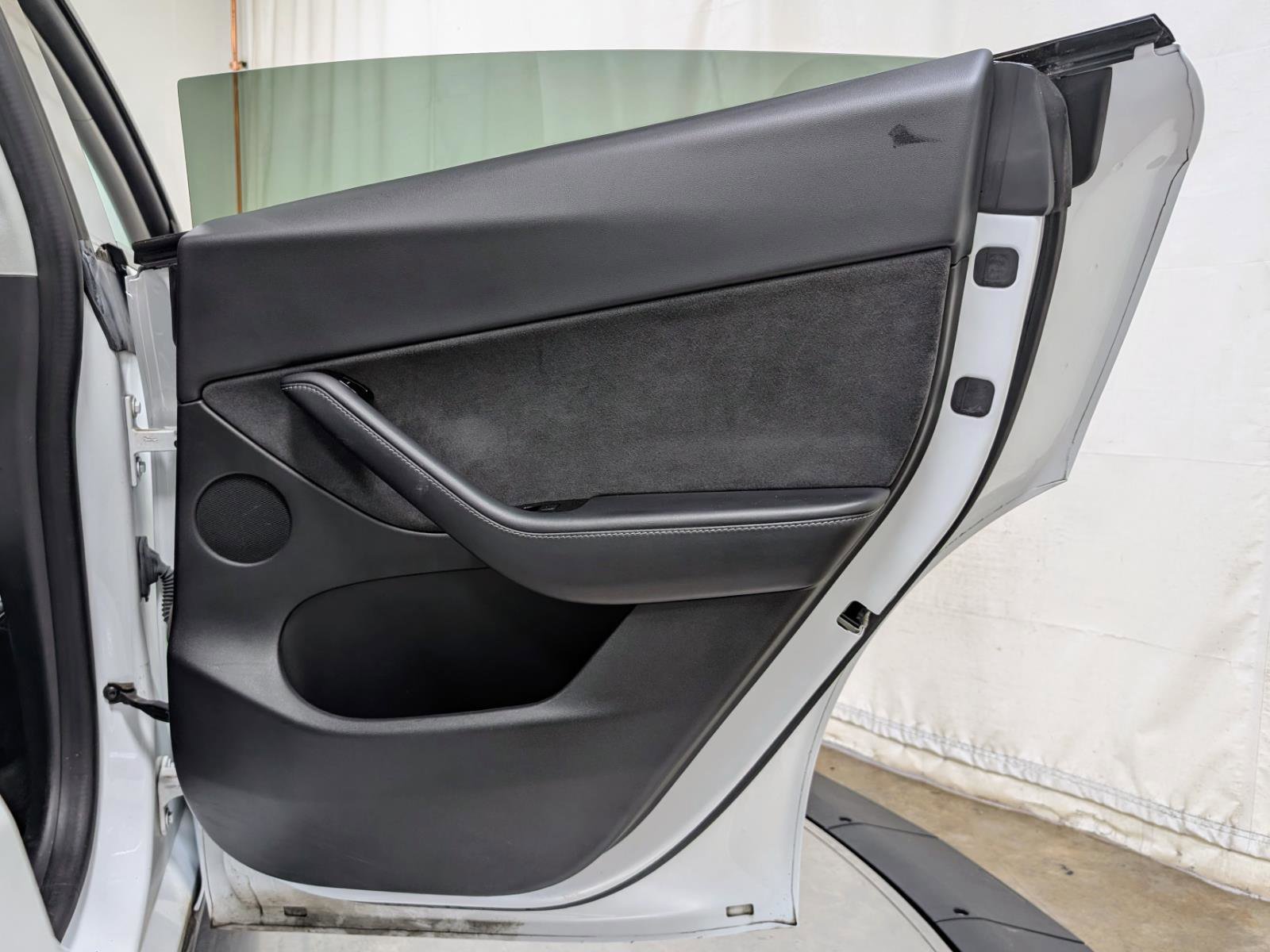 Used 2020 Tesla Model Y Long Range image 21