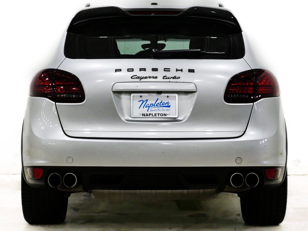 Used 2014 Porsche Cayenne Turbo image 8