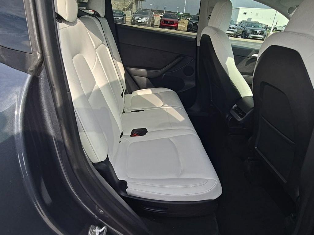 Used 2023 Tesla Model Y Long Range image 25